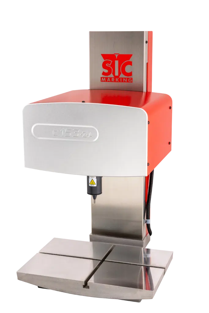 C153ZA è un sistema di marcatura a micropercussione, ideale per applicazioni automatiche che richiedono precisione, velocità e integrazione in linea di produzione.
