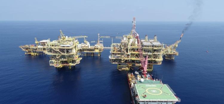 Applicazioni della marcatura laser nell’industria petrolifera e del gas: identificazione di tubi e attrezzature