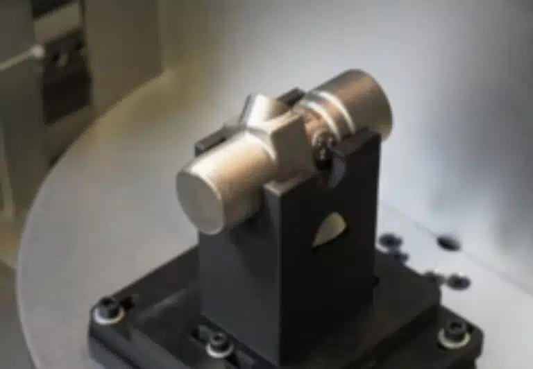 Marcatura laser su acciaio inossidabile 316L: garantire la leggibilità dei codici Data Matrix dopo il trattamento chimico